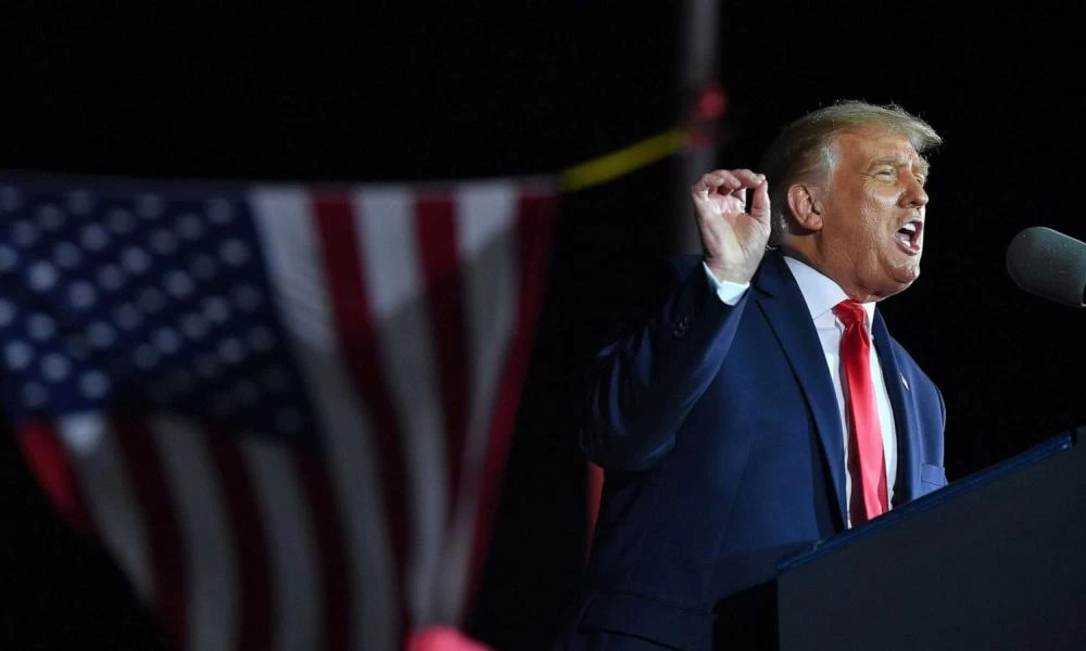 Τραμπ: «Ο Τζο Μπάιντεν ντοπάρεται, για να δίνει δημόσιες ομιλίες»